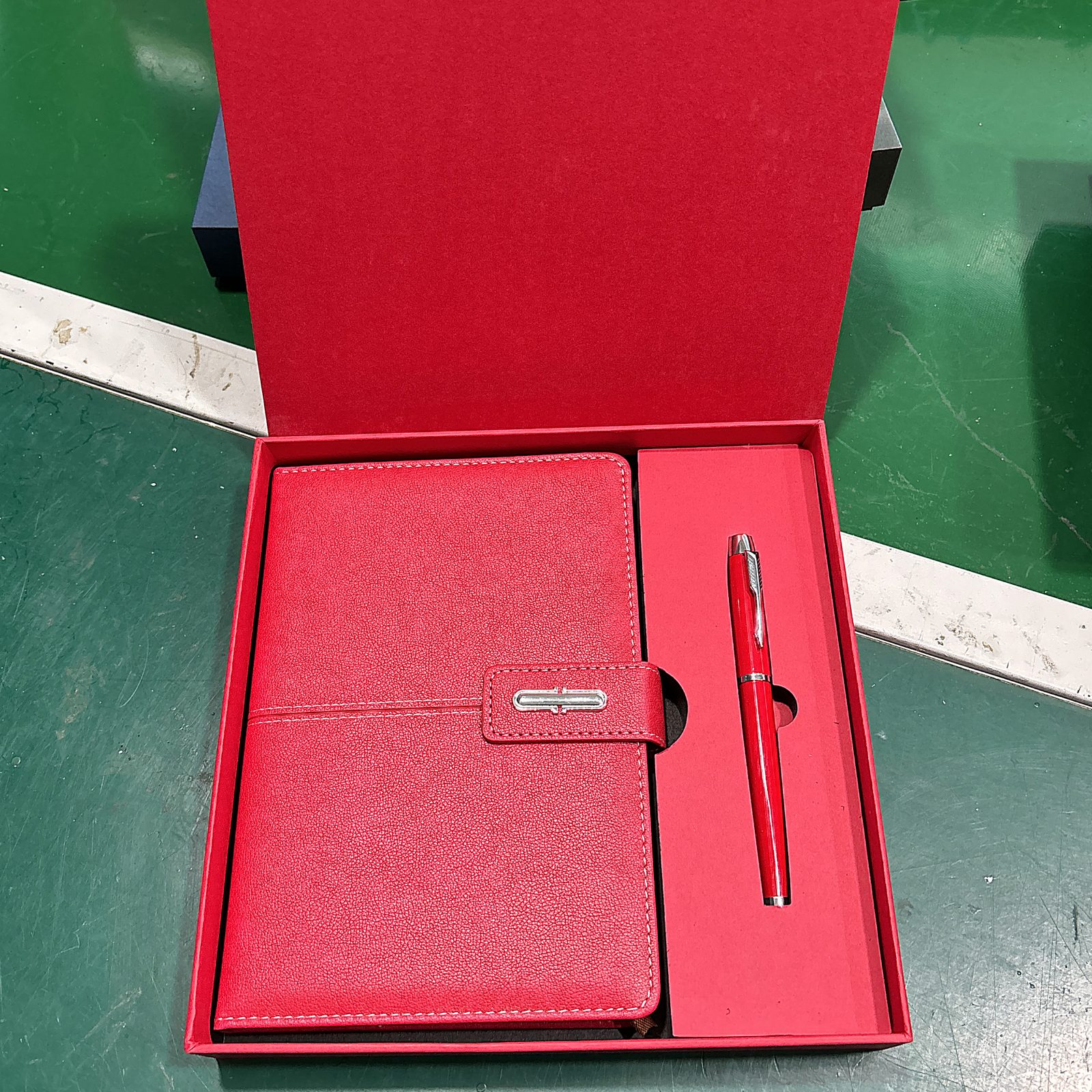 A5 Perfect Binding Notebook and Metal Pen Gift Set