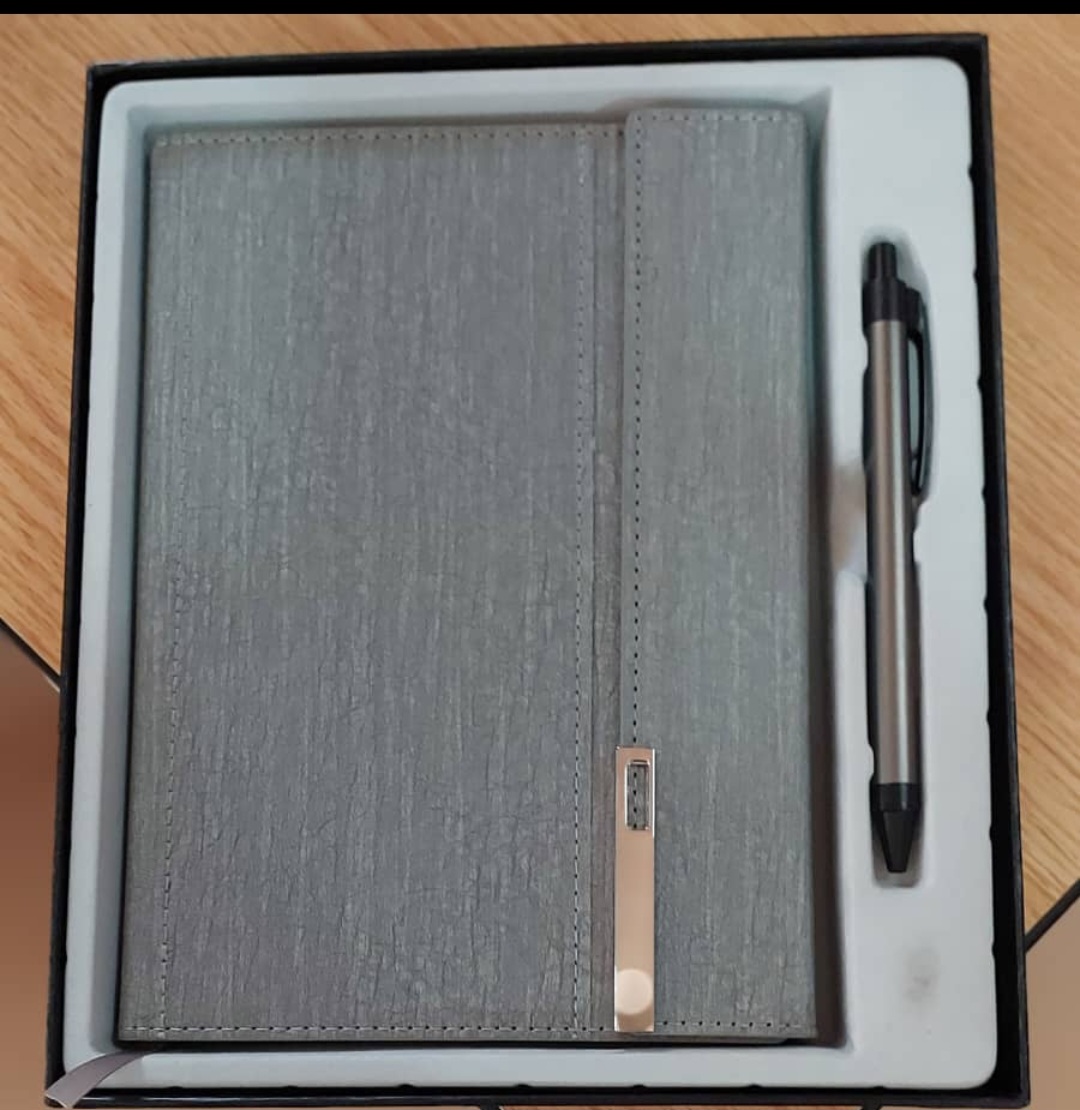 A5 Loose-Leaf Notebook and Metal Pen Gift Set