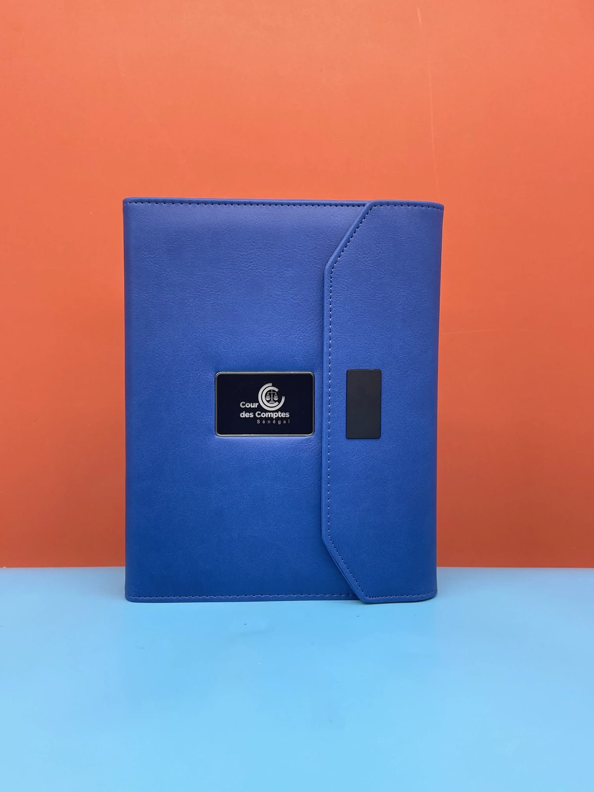 Notebook: 8,000mAh + U flash drive 16GB + wireless charger 5W + light up logo 7 colors Gift Set gallery 3