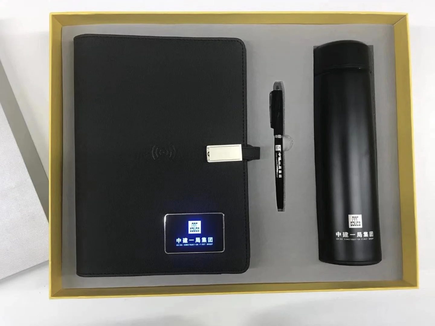 Power bank notebook: 8,000mAh + light up logo 7 colors + wireless charger 5W + USB 16GB Gift Set gallery 4