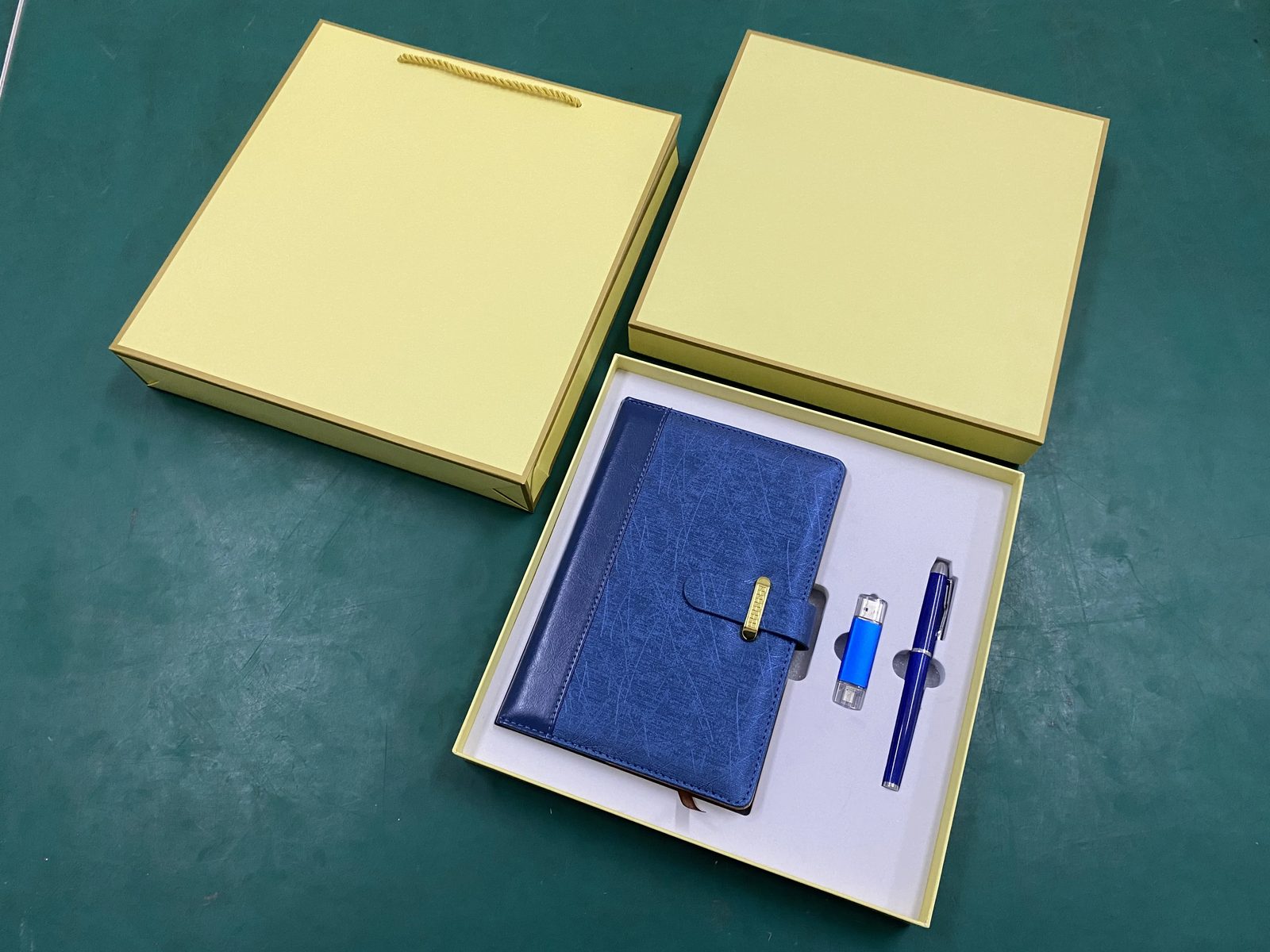 A5 Perfect Binding Notebook, Type C + PC OTG U Flash Drive 16GB and Metal Pen Gift Set gallery 1
