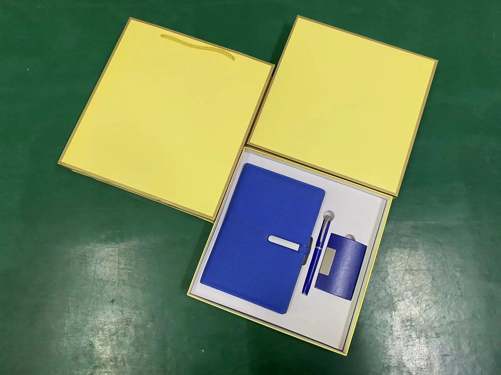 A5 Perfect Binding Notebook, PU + Metal Cardholder and Metal Pen Gift Set gallery 5