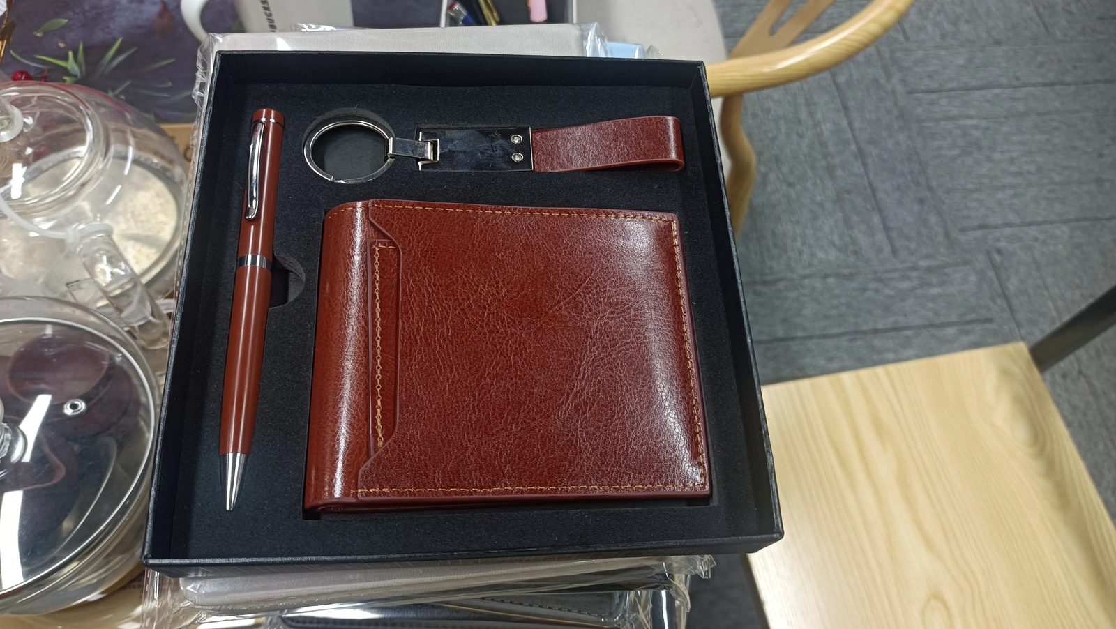 Metal + PU Keychain, Metal Pen and PU Wallet Gift Set gallery 3