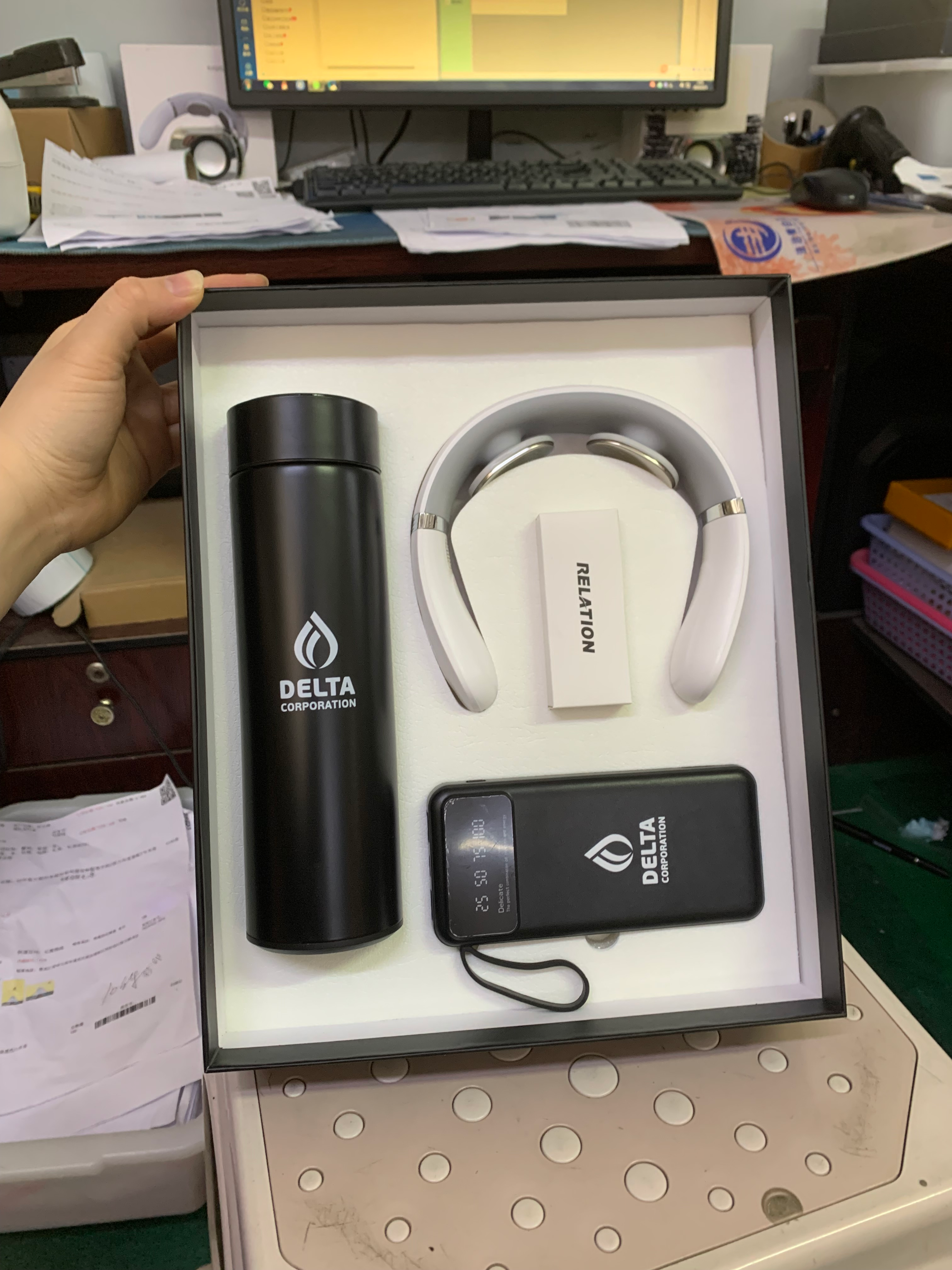 304 Stainless Steel Thermos Bottle with Temperature Display, 10,000mAh Power Bank & Neck Massager Gift Set