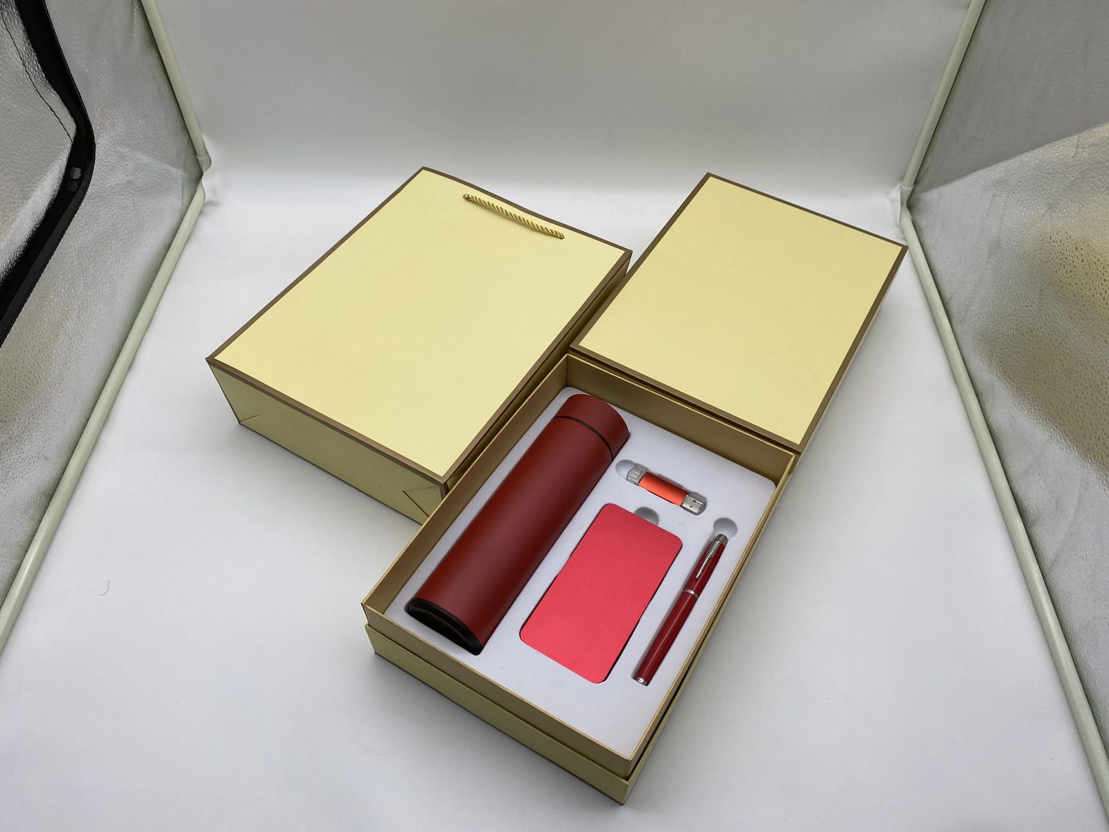 304 Stainless Steel Thermos Cup, Type C + PC OTG USB Flash Drive, 5,000mAh Power Bank and Metal Pen Gift Set gallery 5