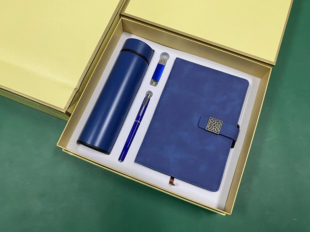 A5 Perfect Binding Notebook, Type C + PC OTG USB Drive 16GB, Metal Pen and 304 Stainless Steel Bottle Gift Set gallery 3