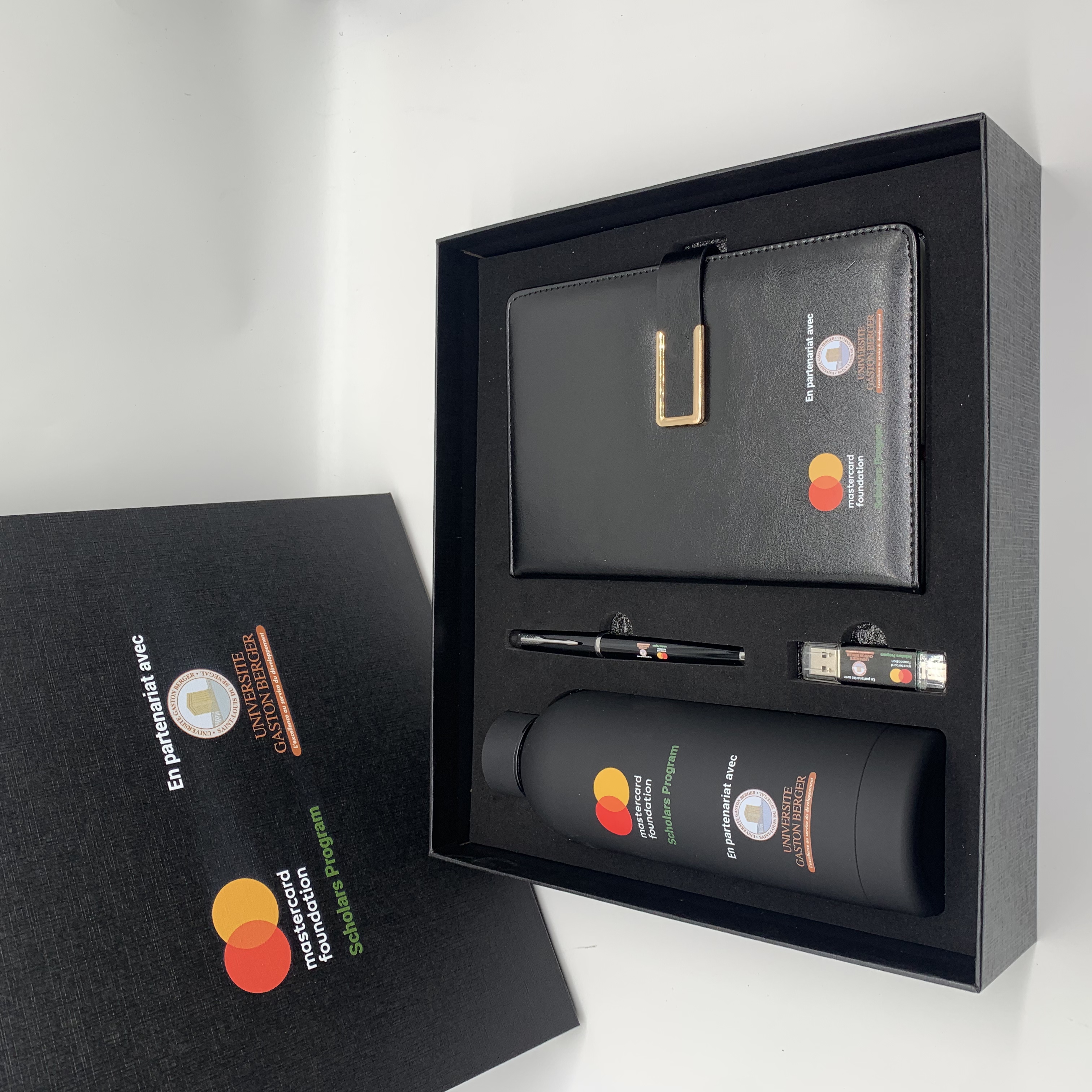 A5 Loose-Leaf Notebook, U Disk 16GB, Metal Pen and 304 Stainless Steel Bottle Gift Set