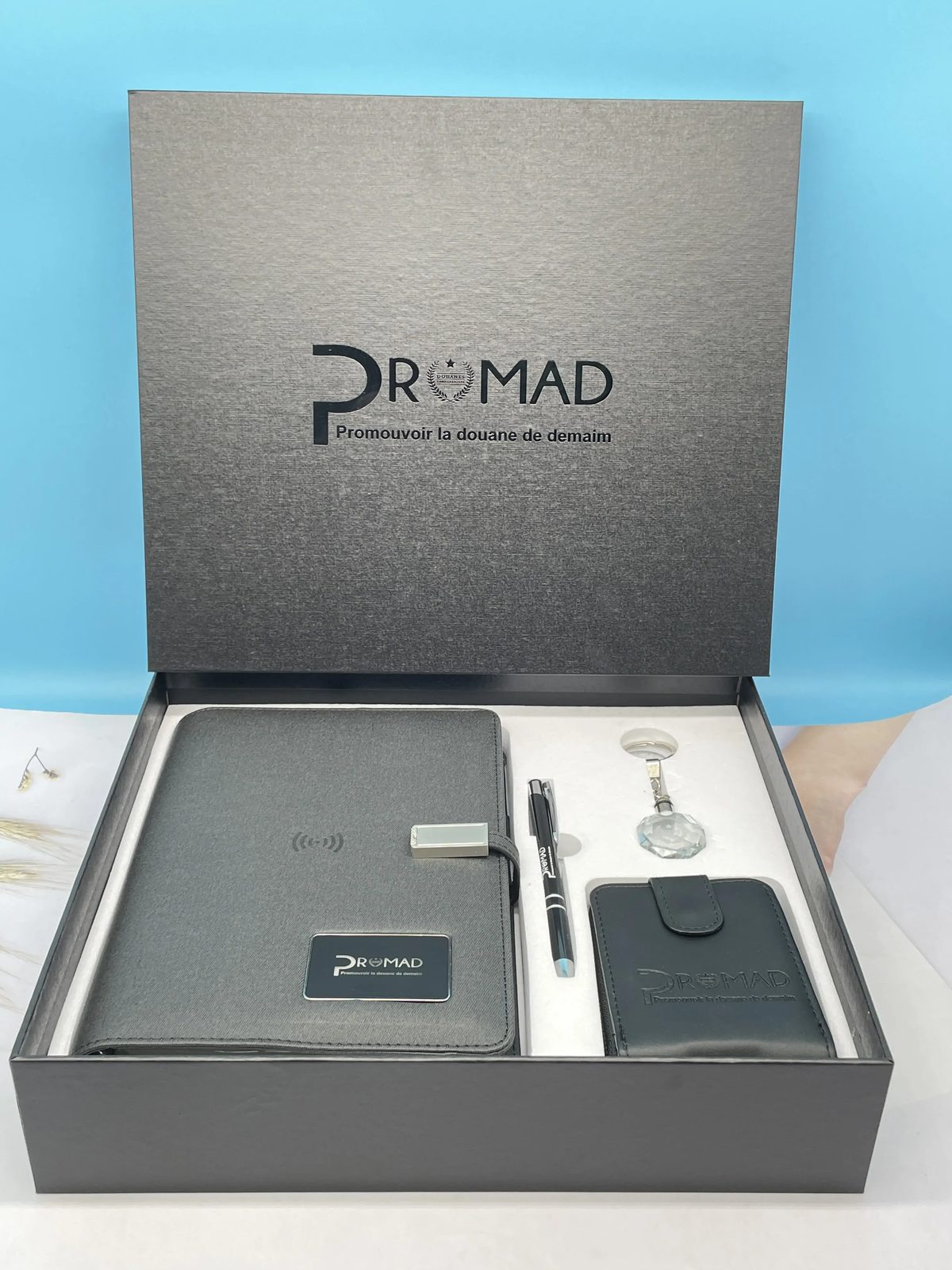 Power bank notebook: 8,000mAh + Gift Set gallery 3