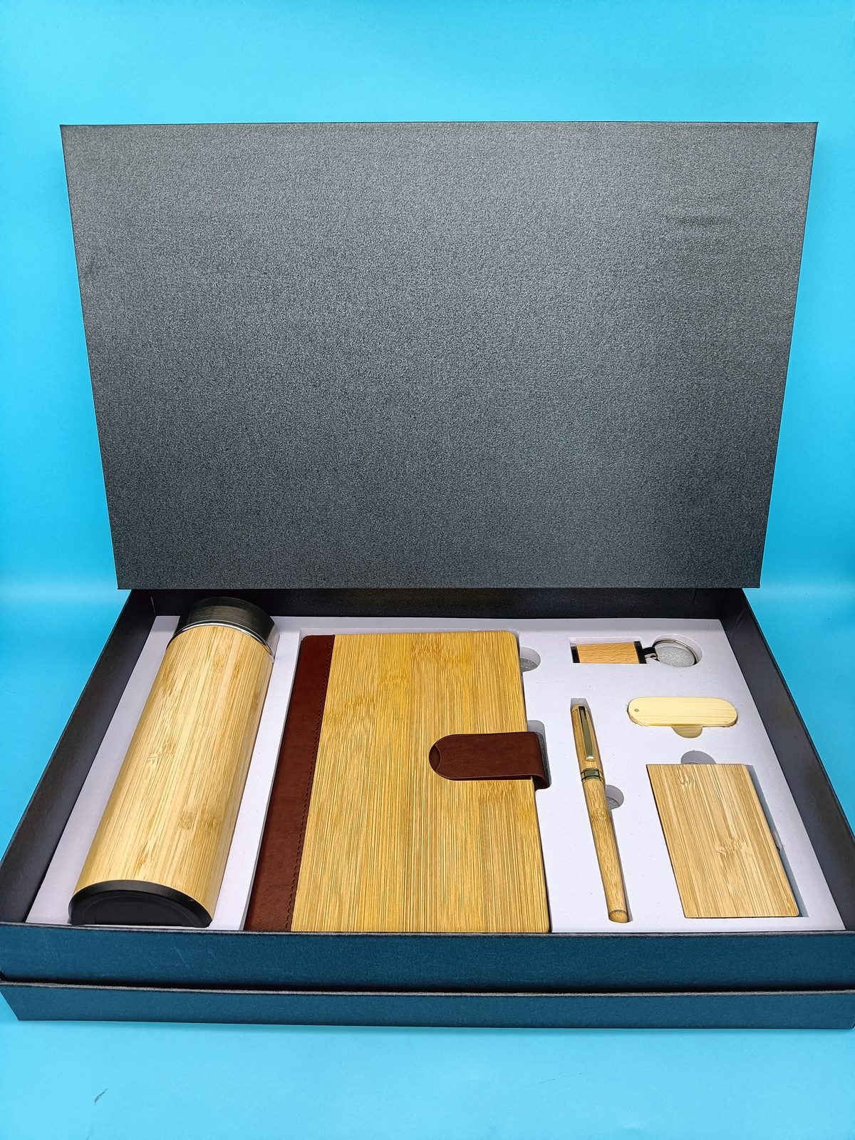Wood bottle with temperature display Gift Set