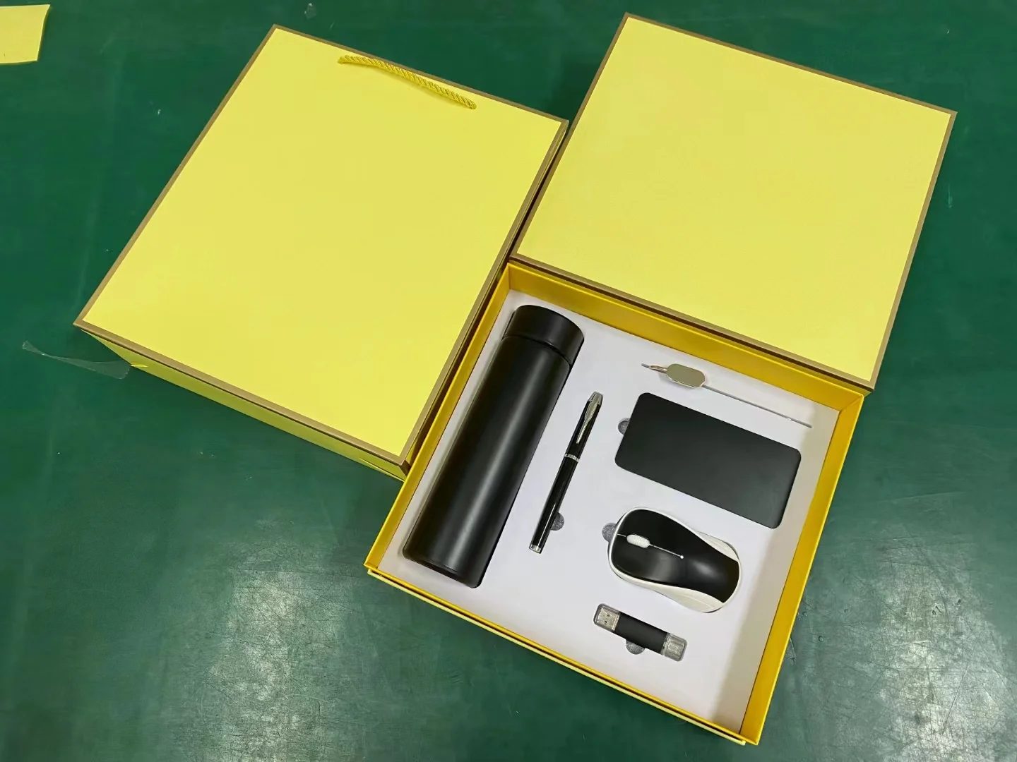Custom Corporate Gift Set with Stainless Steel Bottle and Tech Accessories