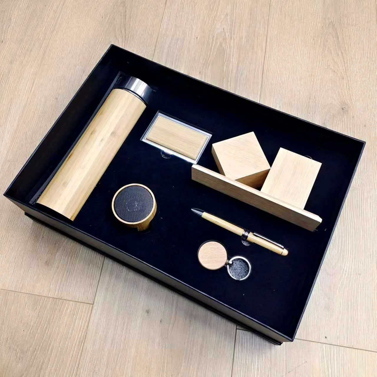 Wooden Executive Gift Set with Temperature Display Bottle & Wireless Charging Station