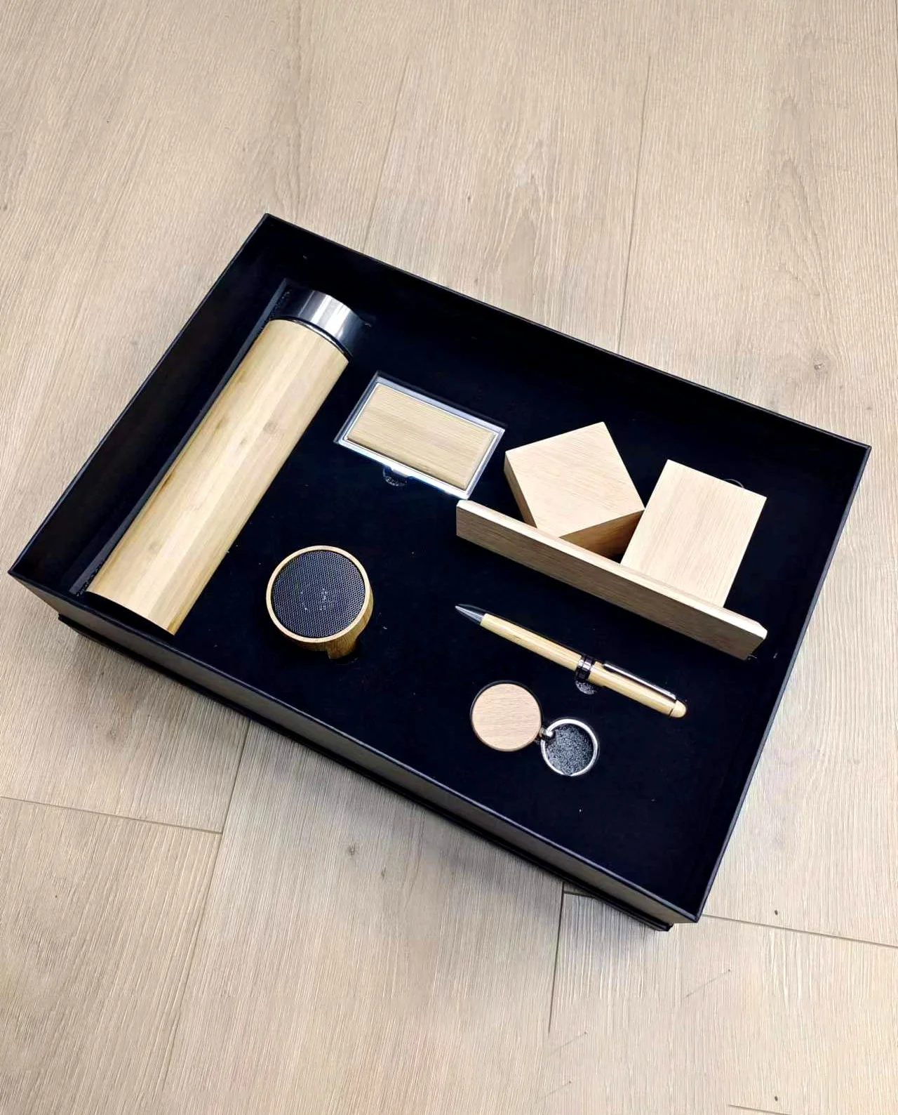 Wooden Executive Gift Set with Temperature Display Bottle & Wireless Charging Station gallery 1