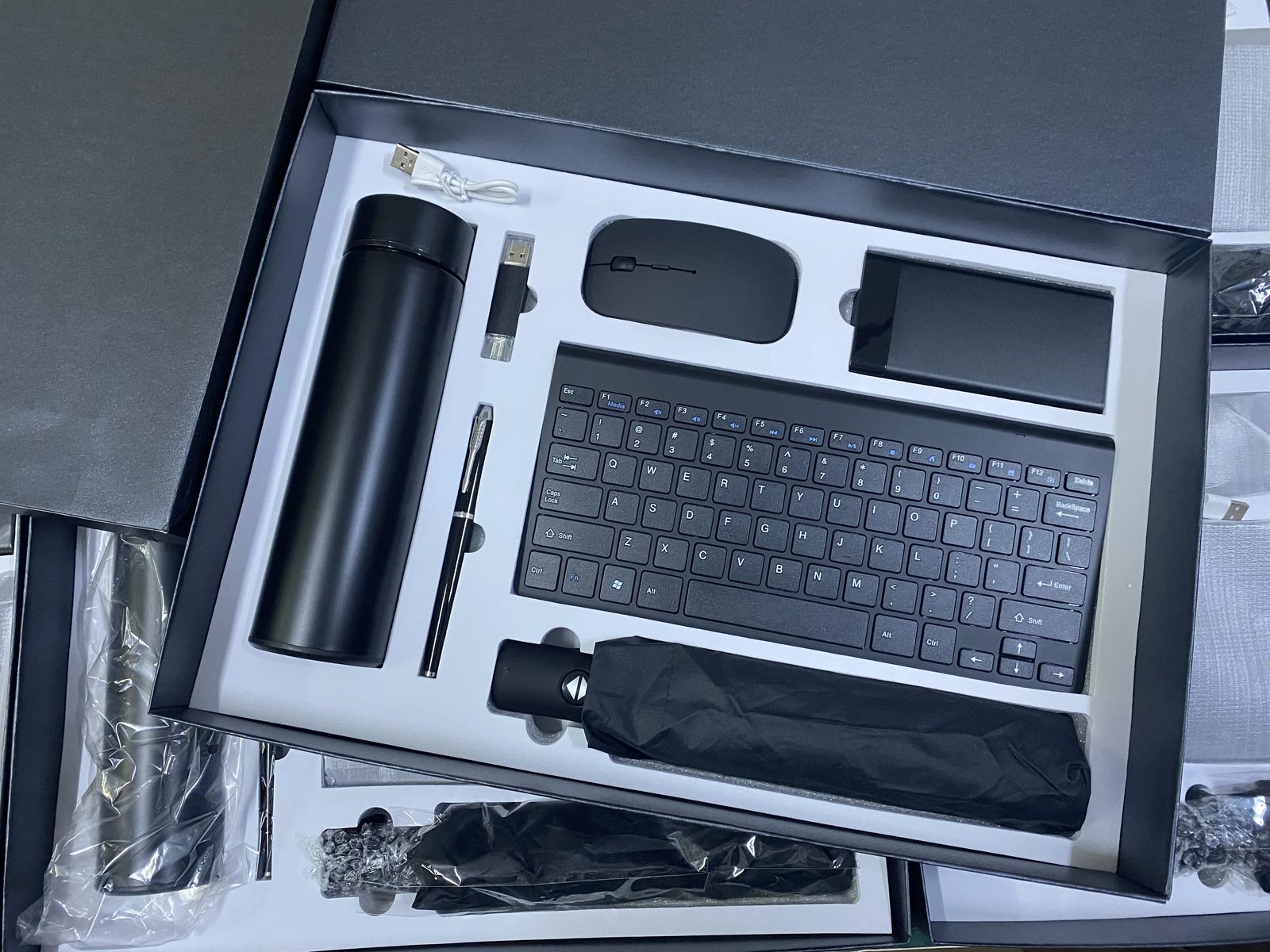 304 stainless metal bottle without temperature display Gift Set gallery 4