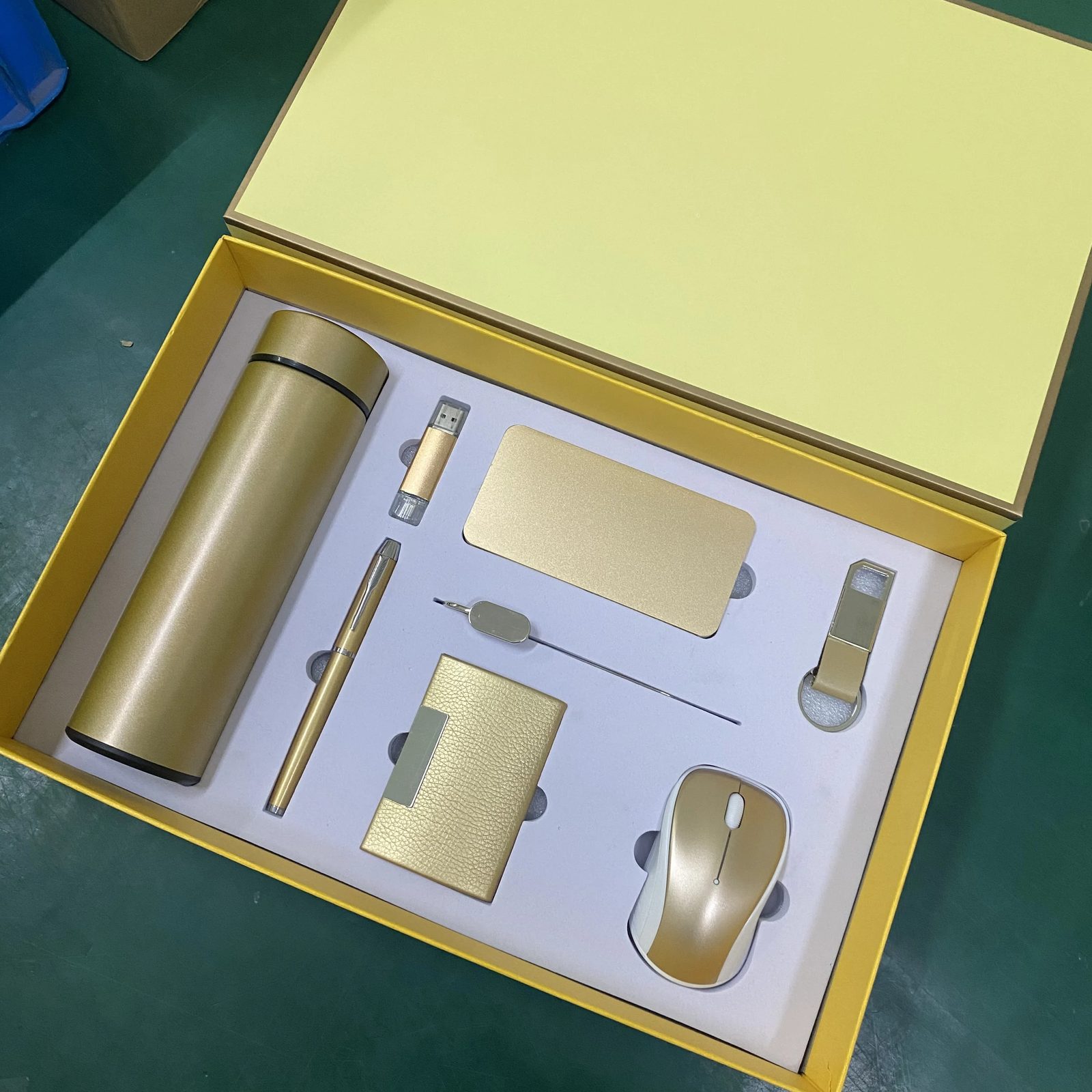 Premium Corporate Gift Set with Stainless Steel Bottle, Power Bank & Tech Accessories