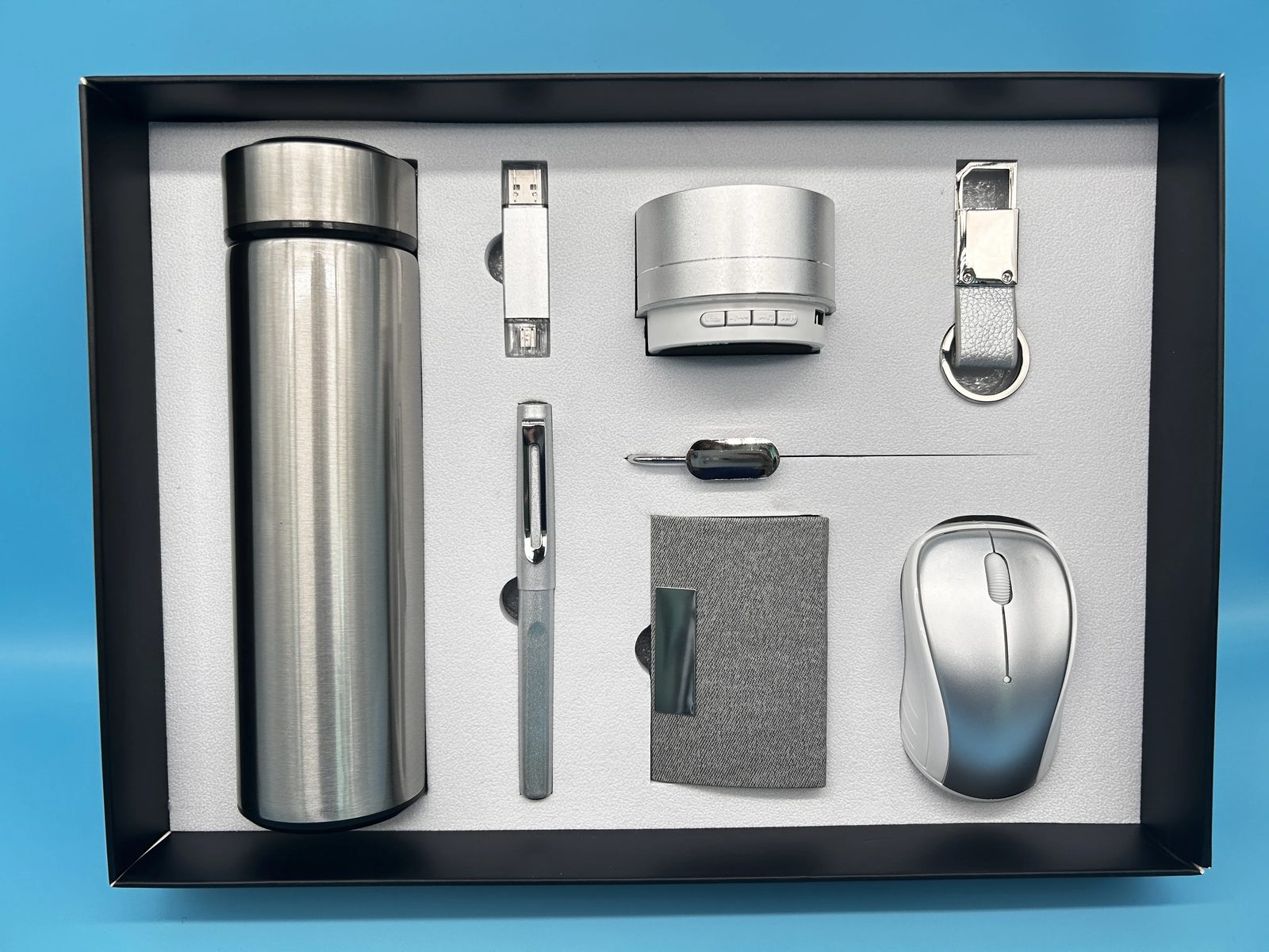 Premium Corporate Gift Set with Stainless Steel Bottle & Tech Accessories gallery 1