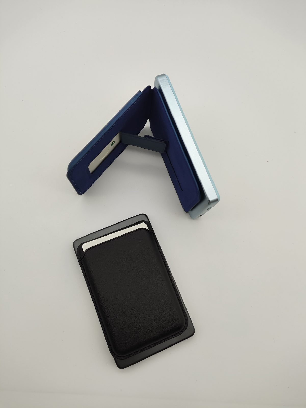 Magnetic wireless charger + PU bracket