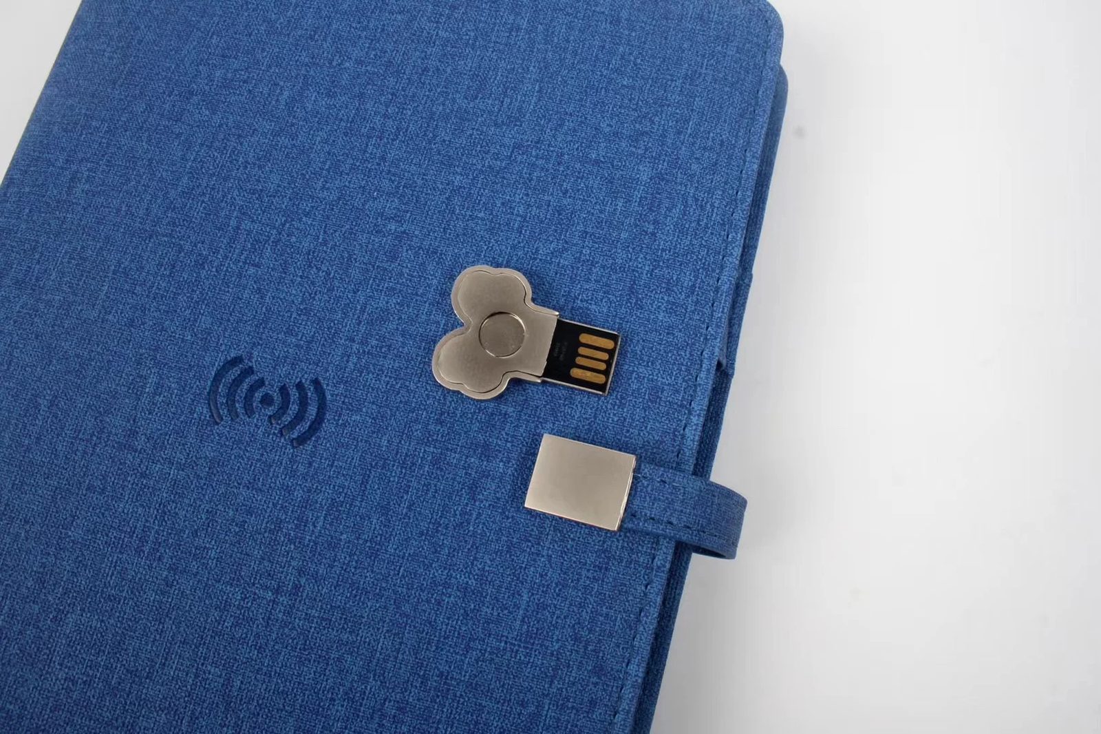 Power bank: 8,000mAh gallery 5