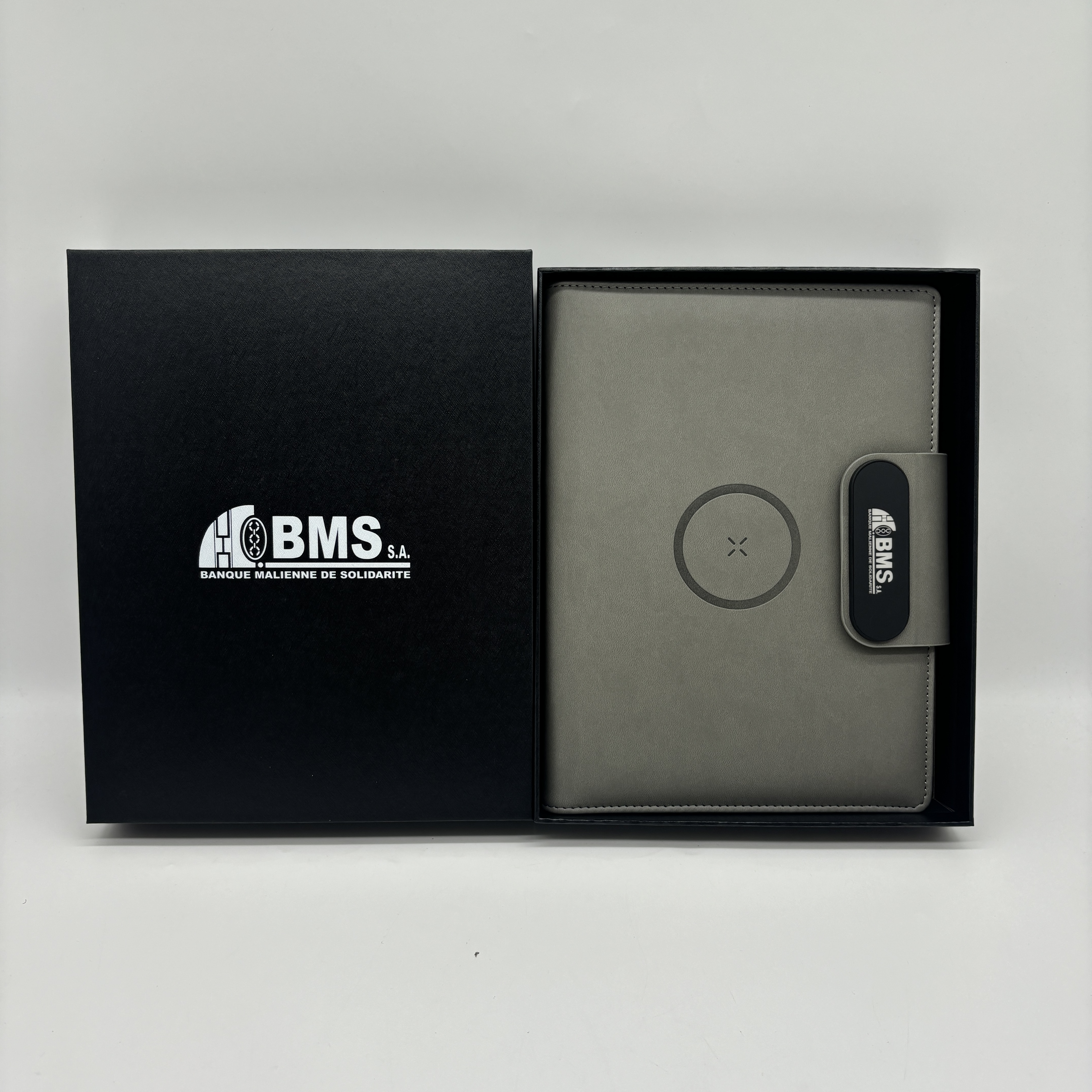 Power bank notebook