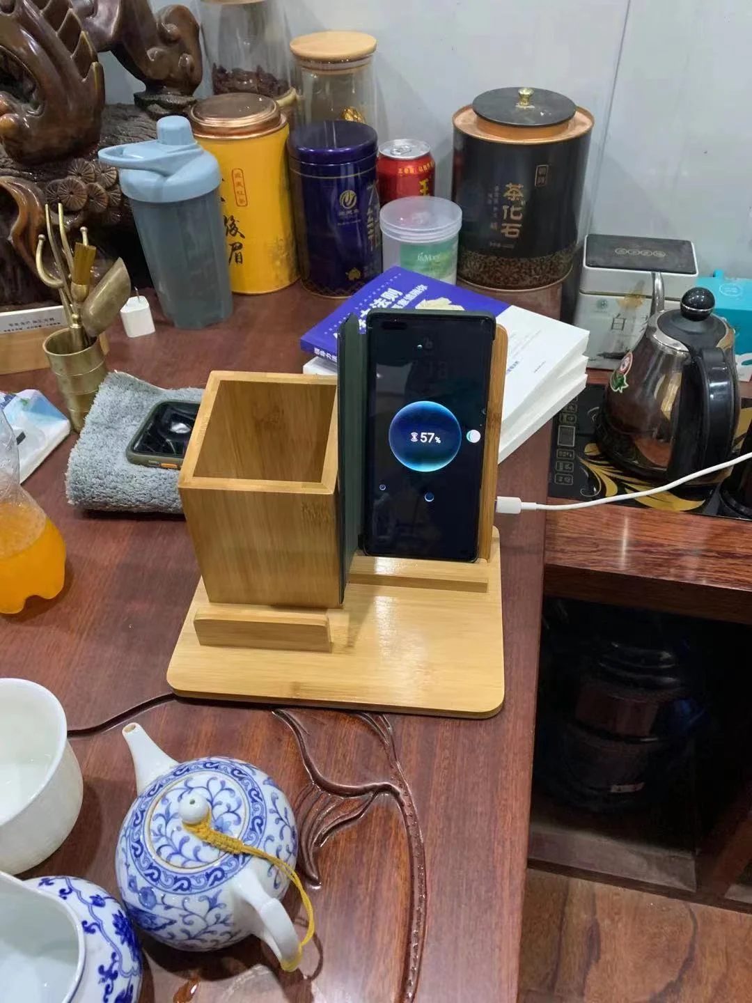 Power: 15W wireless charger gallery 4